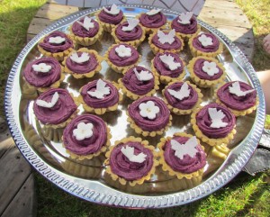 Mini cakes with blueberries (2012 August)