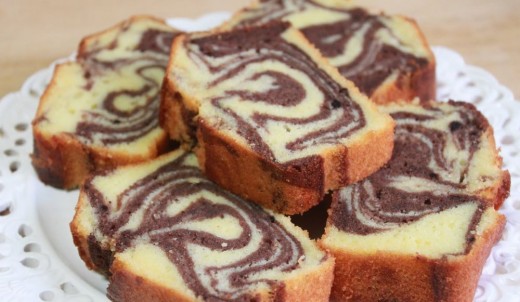 Marble cake pieces