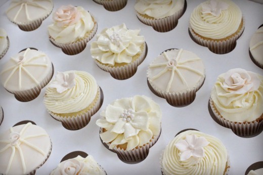 White wedding cupcakes