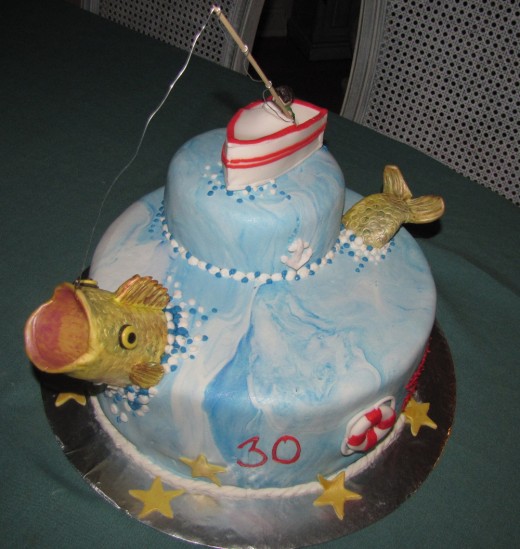 2 tier cake with fish