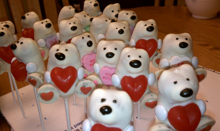 Bear cake pops with heart