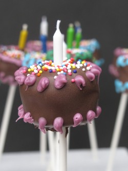 Birthday cake pop