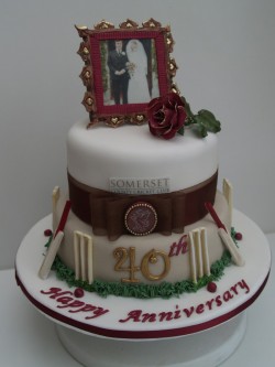 Creative anniversary cake