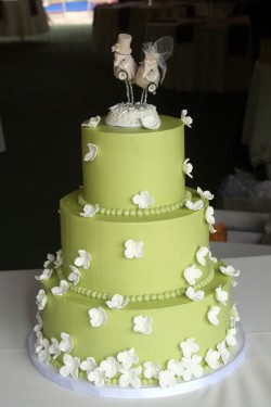 Green wedding cake