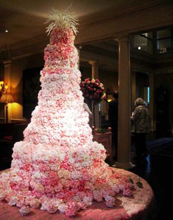 Huge wedding cake