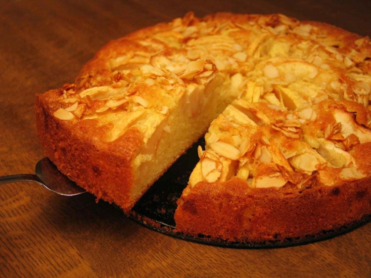 Amazing apple cake