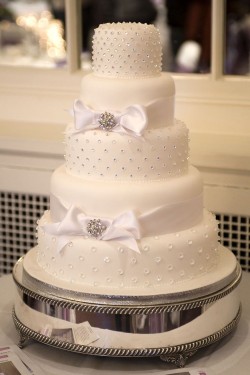 Wedding cake with beads