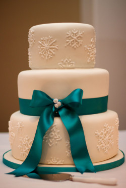 3 tiers winter wedding cake