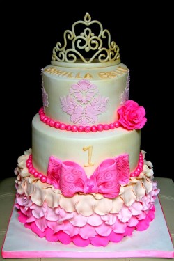 Amazing 1st birthday princess cake