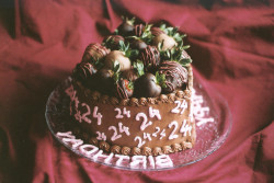 Chocolate and strawberries cake