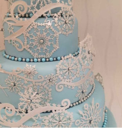 Elegant wedding cake