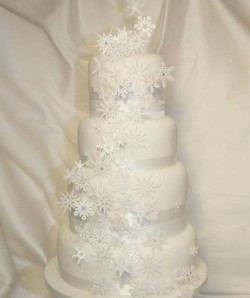 Wedding cake wtih snowflakes