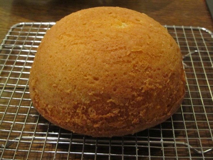 Bowl Madeira cake