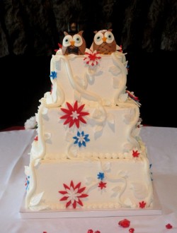 Wedding cake with owls