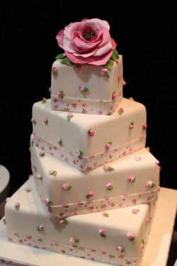 Wedding cake with roses