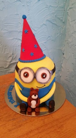 3D Minion Cake