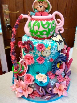 Alice in Wonderland Cake