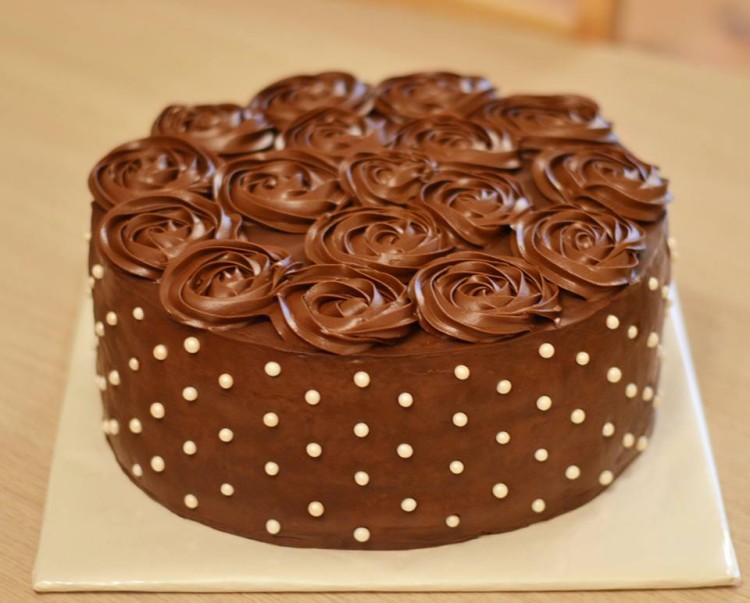 Chocolate Roses Cake